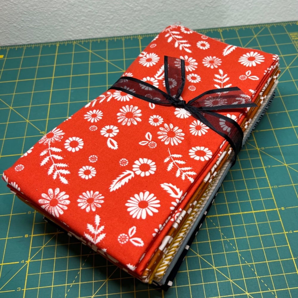 Quilting cotton - cottage core galore! - Picture 3 of 4